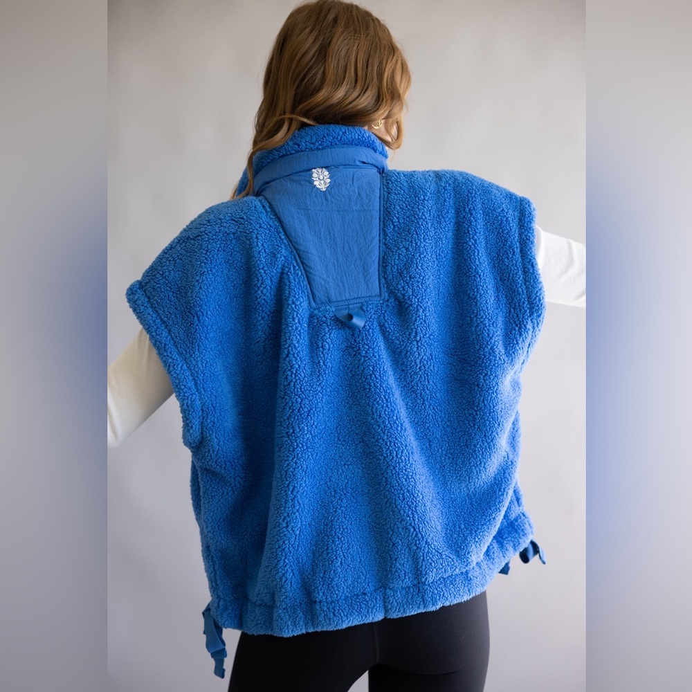 NWT Free People FP Movement Scout it Out Fleece Vest Light Cobalt Sporty Medium - Picture 2 of 10